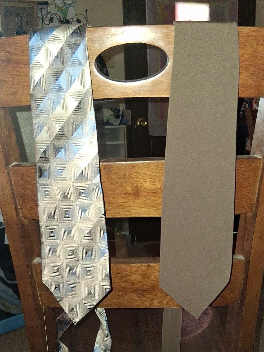 Van Heusen 2 Piece Set  Men's Tie